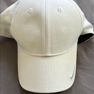 Nike womens golf hat